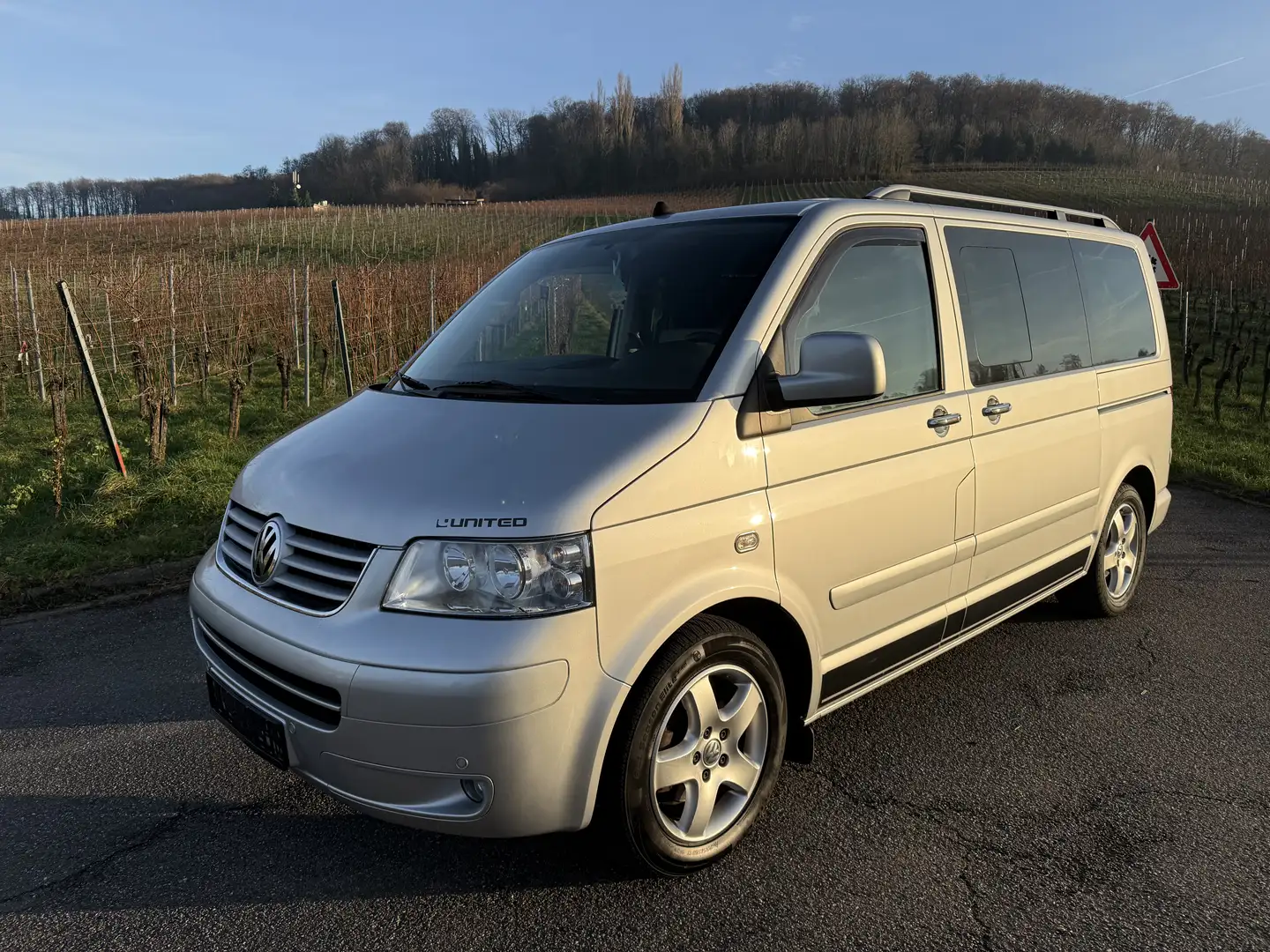 Volkswagen T5 Multivan United 2.5TDI Automatik TÜV 11/2027 Grau - 1