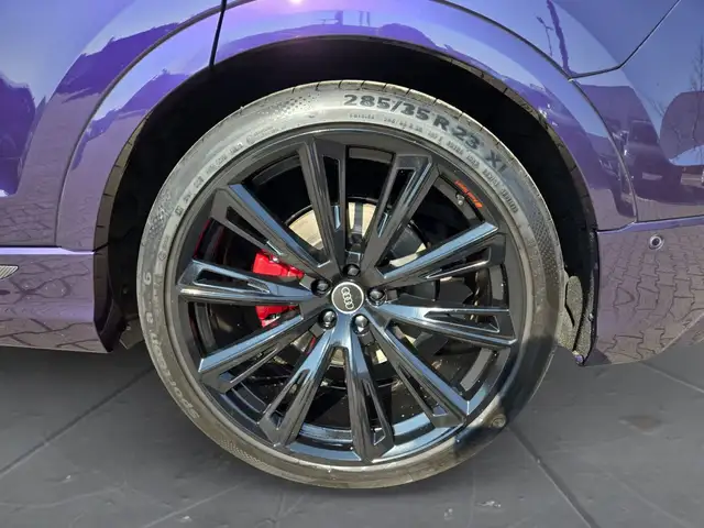 Audi SQ8 view 15
