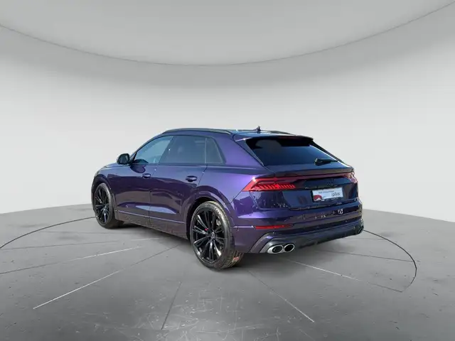 Audi SQ8 view 3