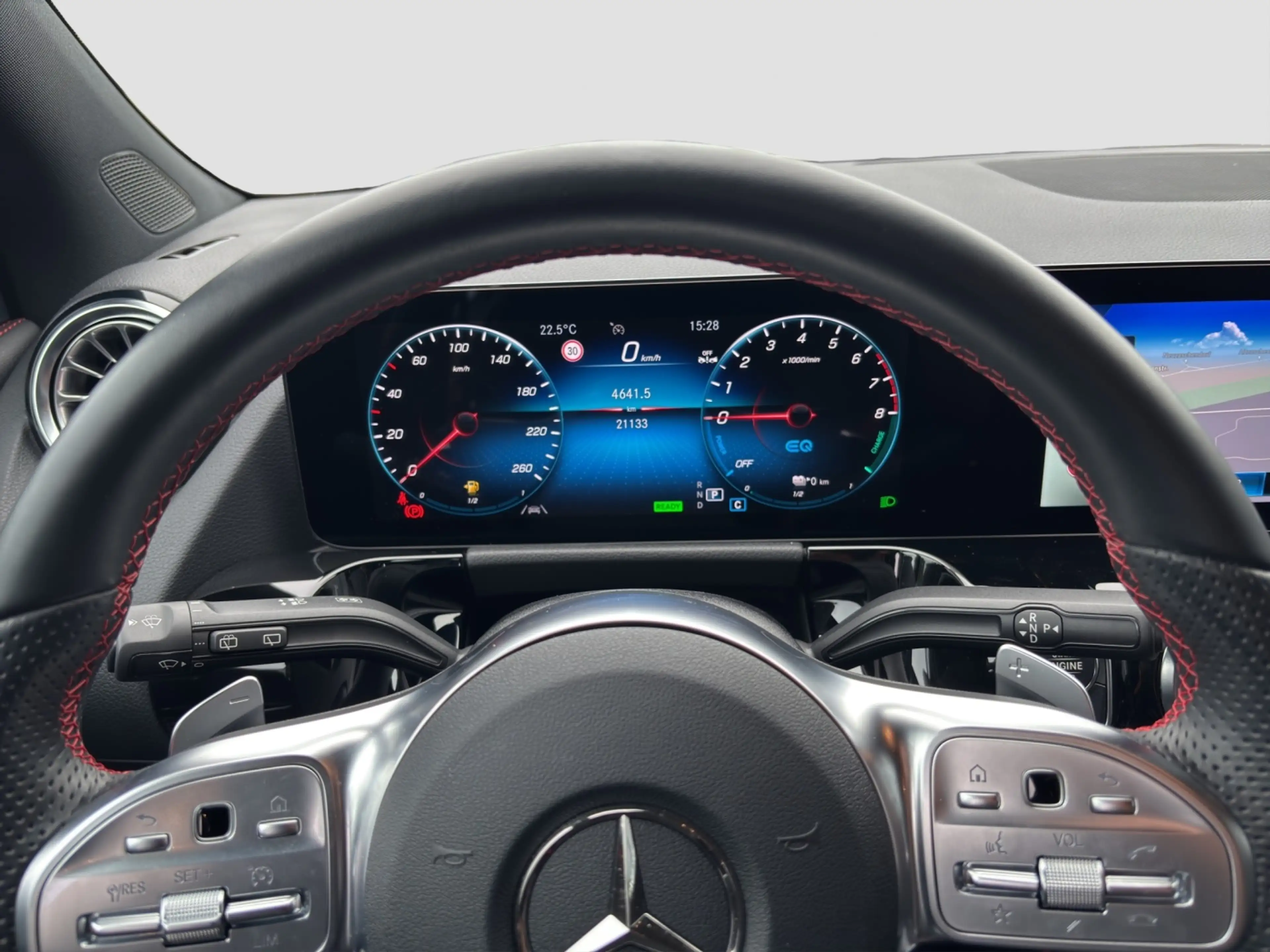 Mercedes-Benz GLA 250 e *AMG*Multibeam*AHK*PDC*360°*Night*DAB* — photo 11