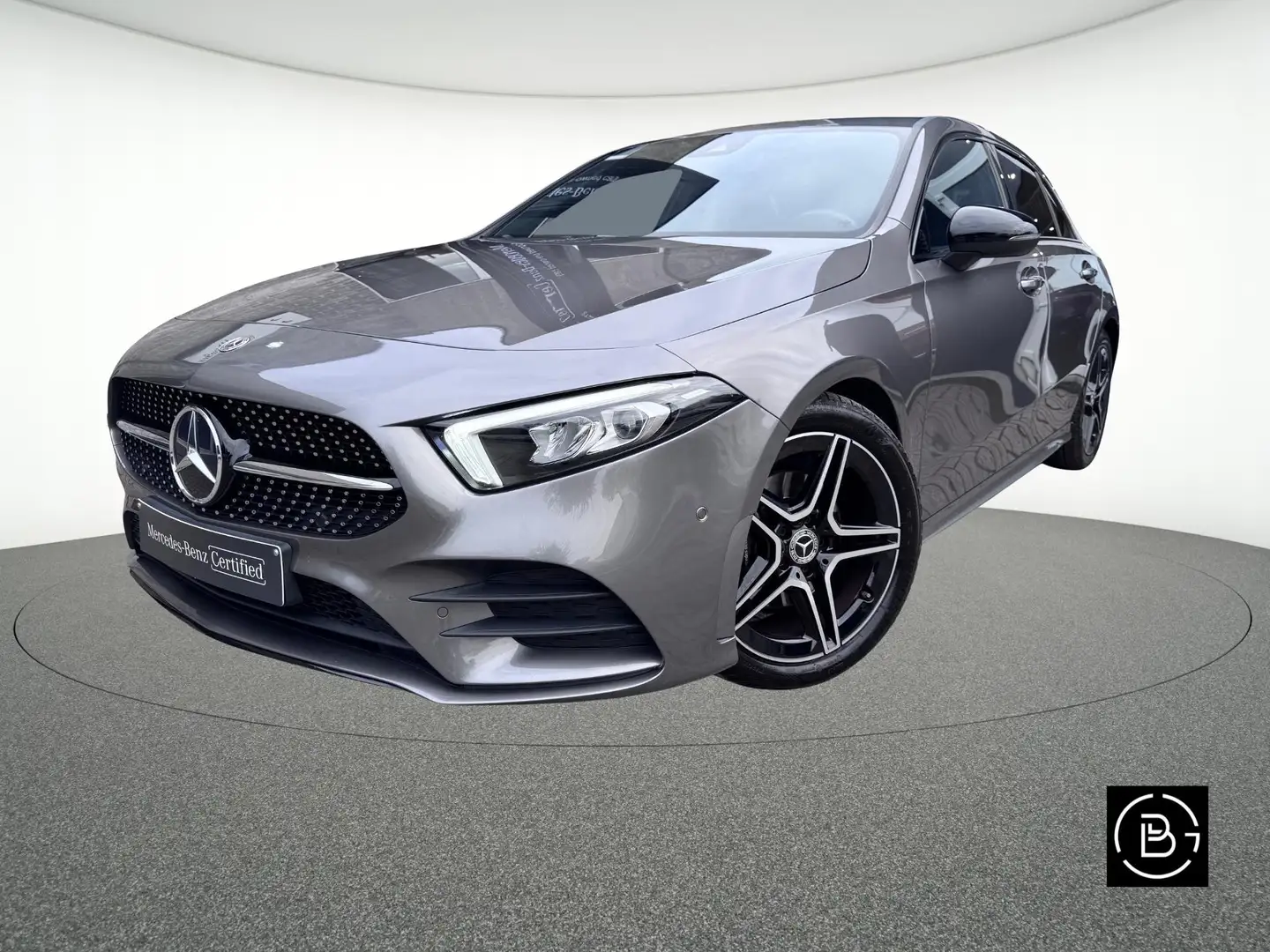 Mercedes-Benz A 180 A AMG Line Pack Night - Ambient Lighting - Carplay Grijs - 1