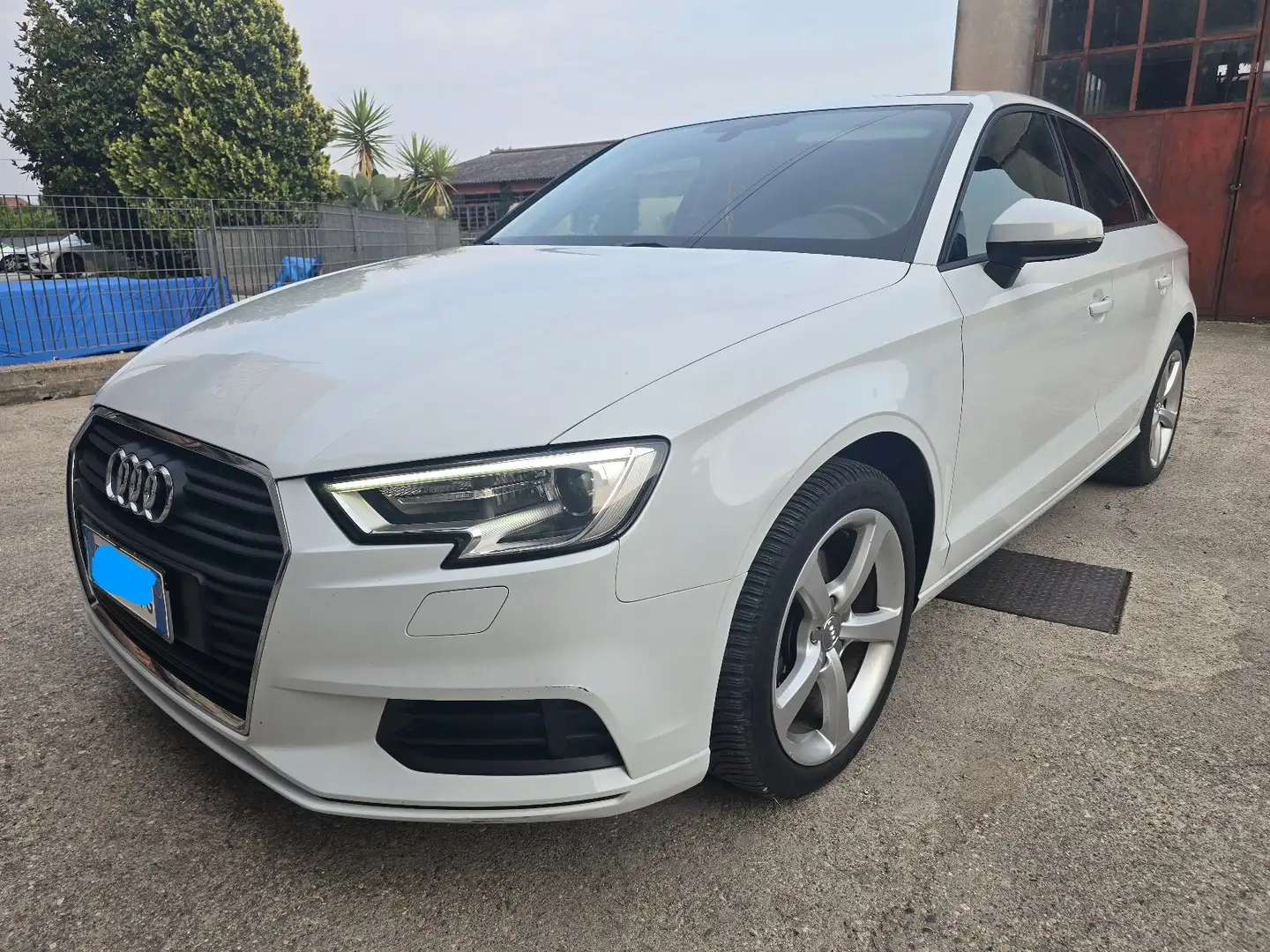 Audi A3 A3 Sedan 30 1.6 tdi Business 116cv s-tronic Bianco - 1