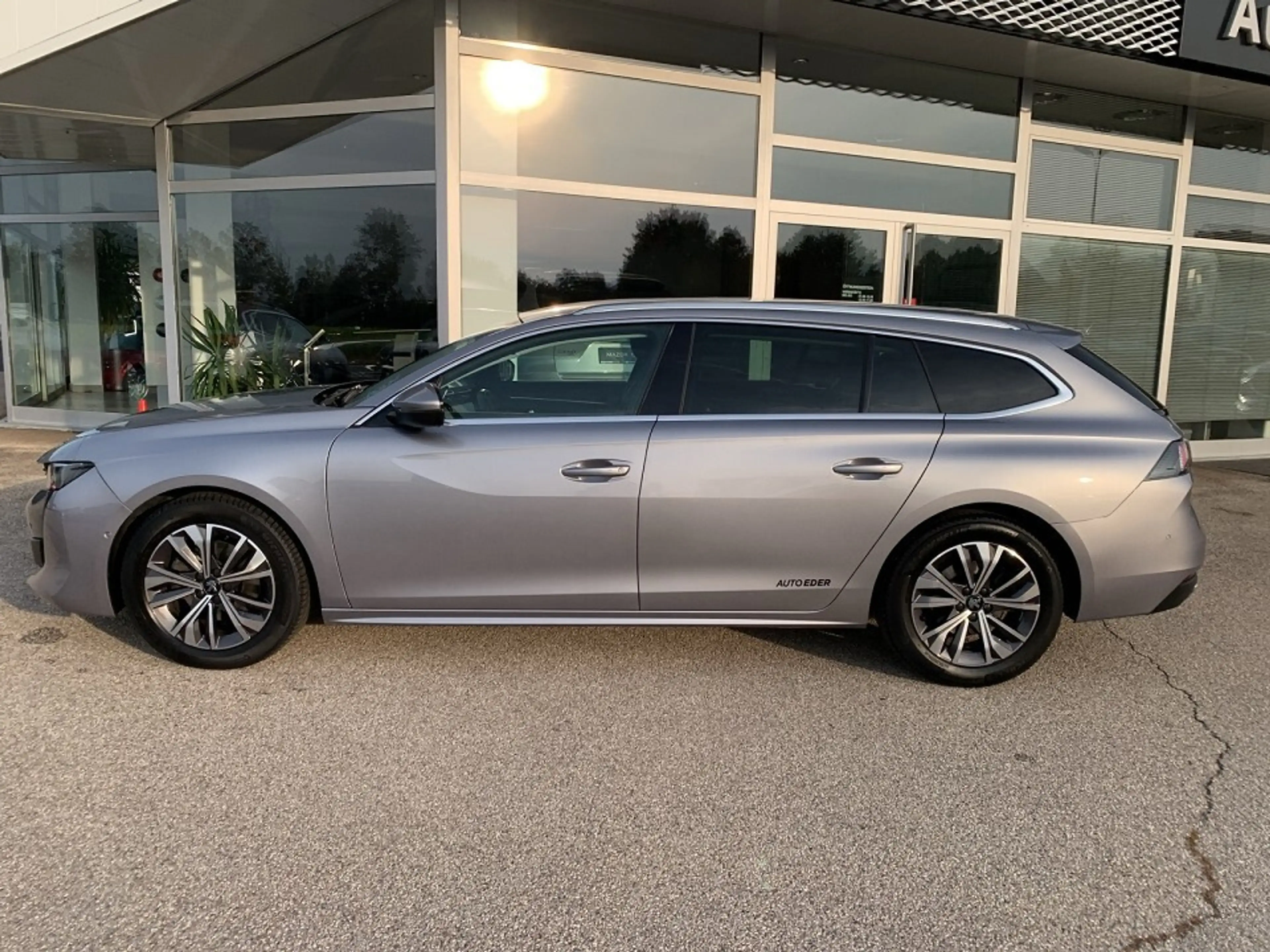 Peugeot 508 SW 1,5 BlueHDi 130 EAT8 S&S Allure Pack Aut. — photo 11