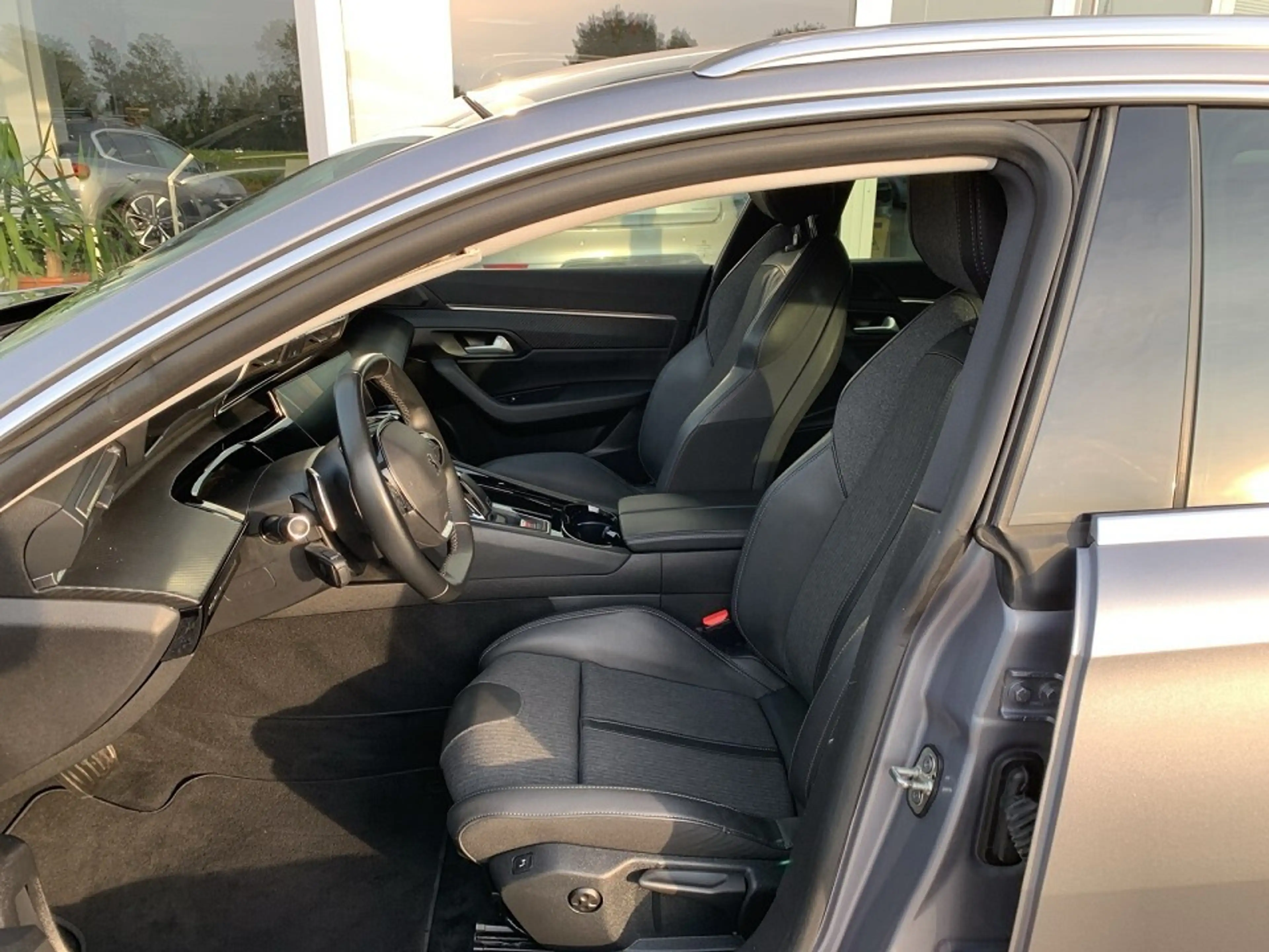 Peugeot 508 SW 1,5 BlueHDi 130 EAT8 S&S Allure Pack Aut. — photo 8