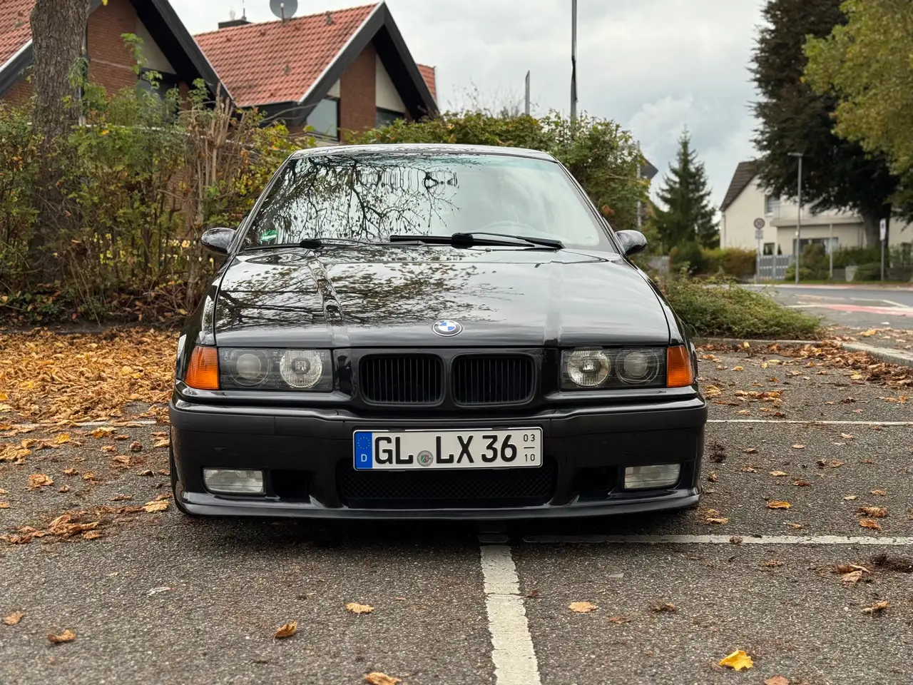 BMW 320i, foto 2
