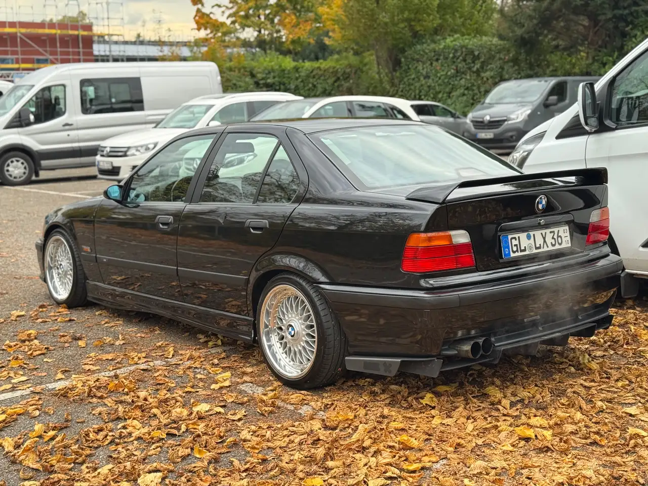 BMW 320i, foto 1