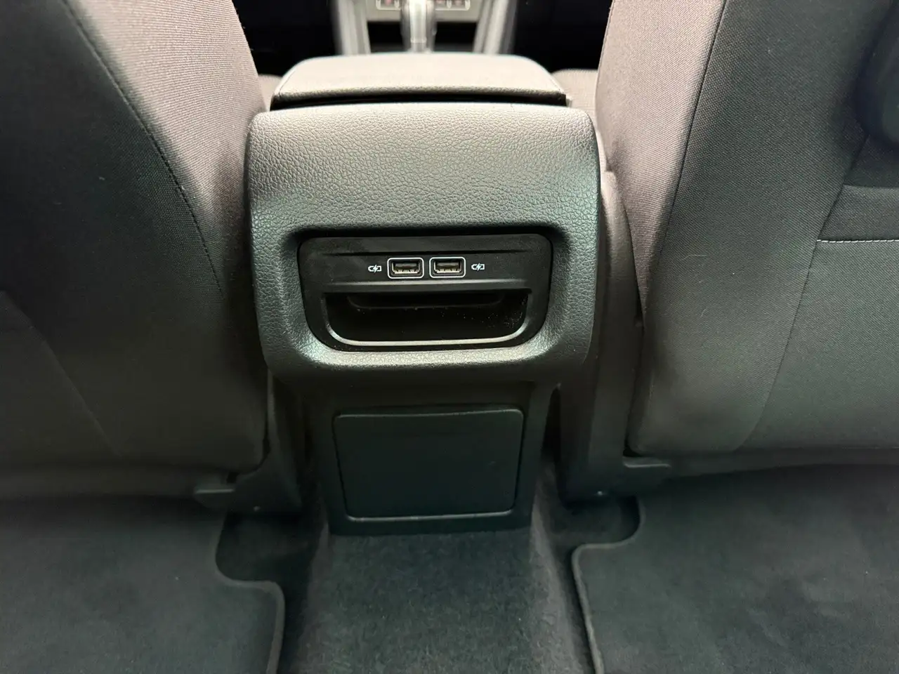 Volkswagen Sharan Comfortline AHK/PANO/RFK/ACC/NAVI 13