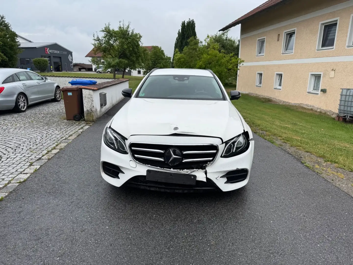 Mercedes-Benz E 350 E -Klasse T-Modell E 350 d 4Matic AMG COMA White - 1