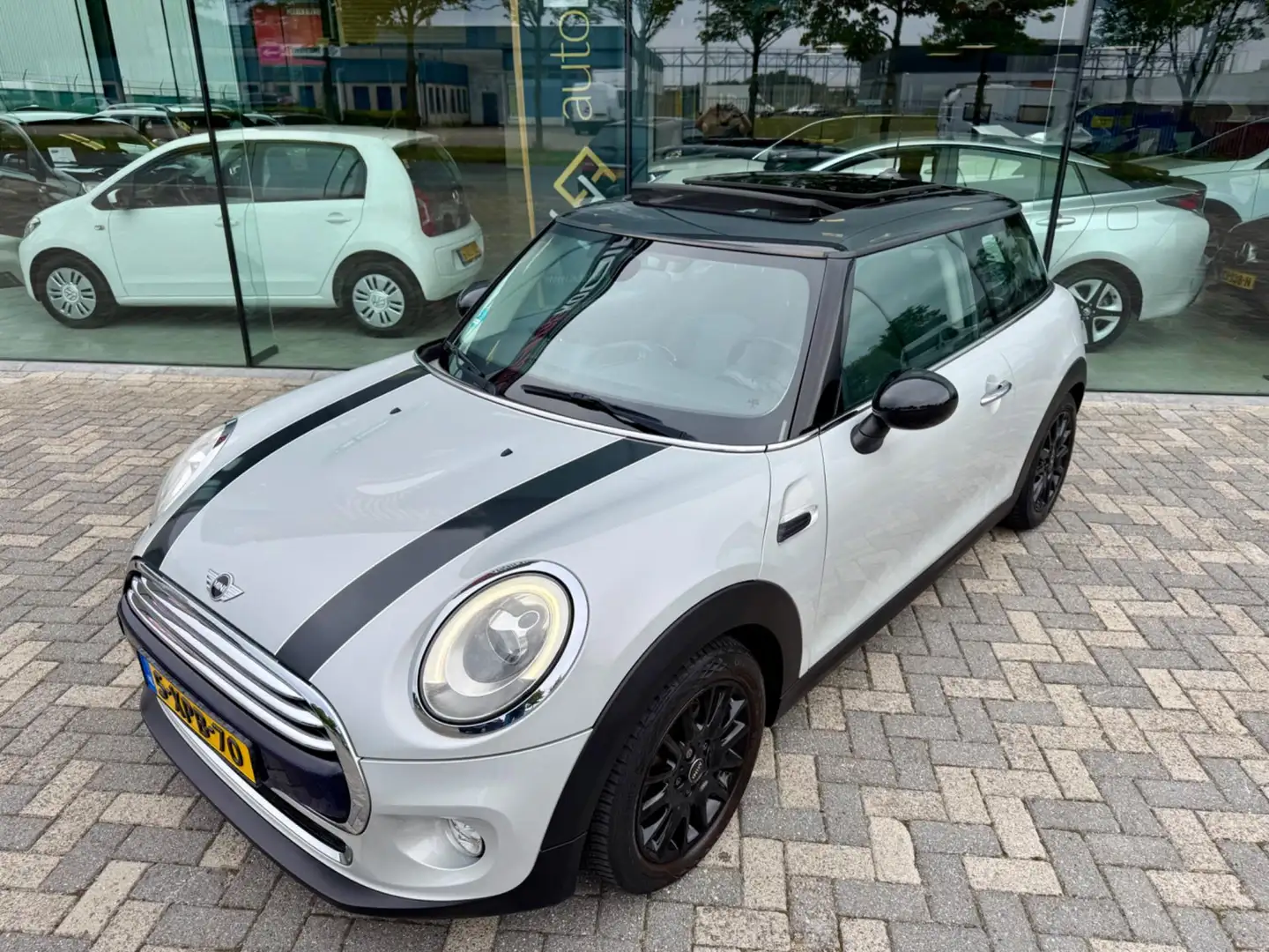 MINI Cooper Mini 1.5 First Born Edition Navi, Panoramadak, Led Blanco - 2