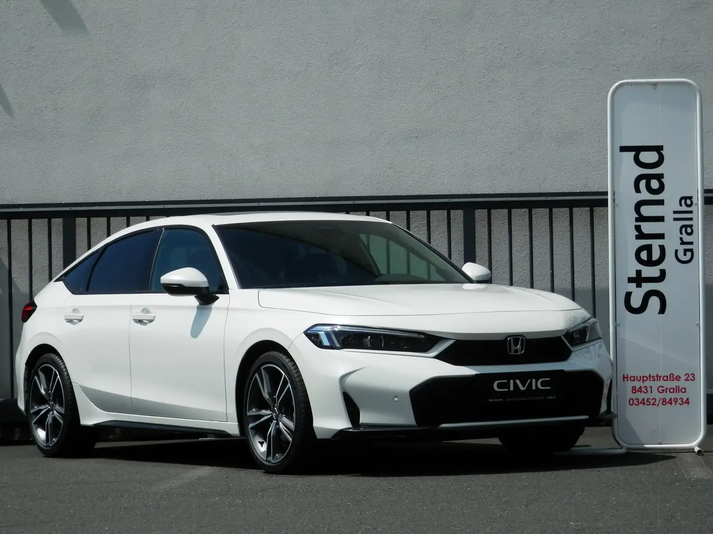 Honda Civic 2.0 i-MMD Hybrid Advance e-CVT Aut. Weiß - 2