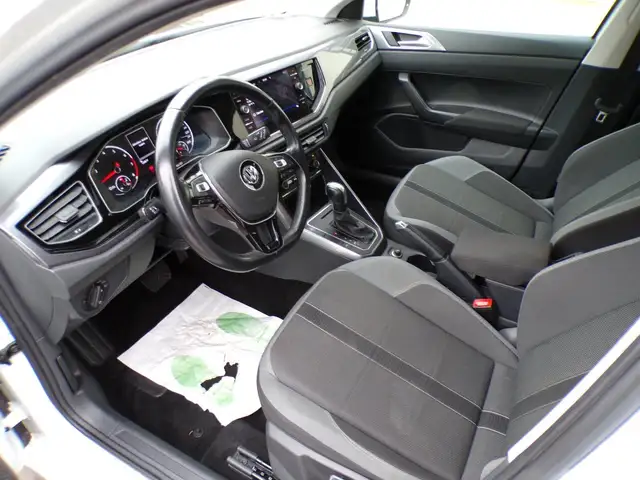 Volkswagen Polo view 9