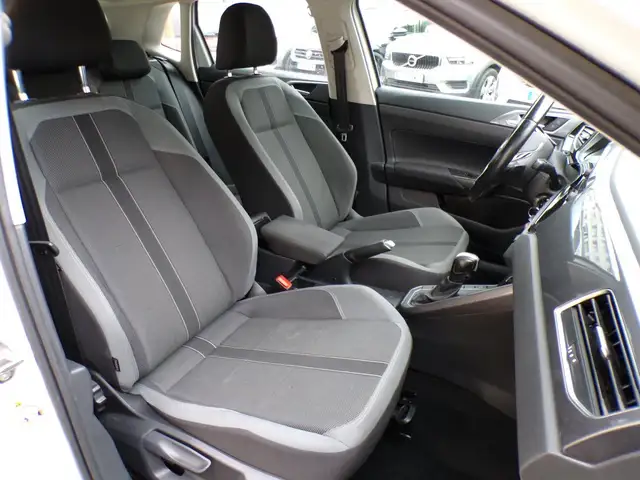 Volkswagen Polo view 10