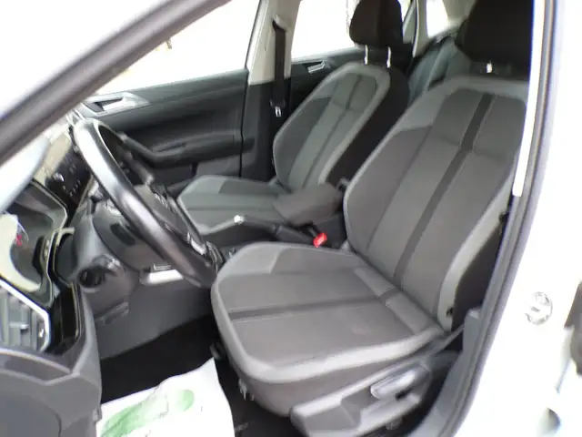 Volkswagen Polo view 8