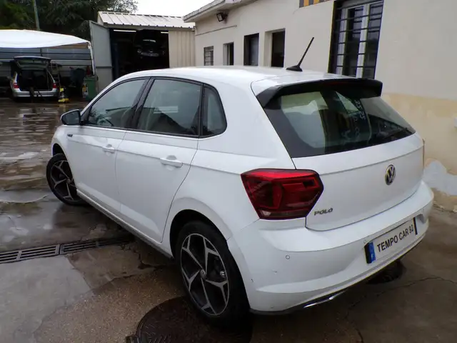 Volkswagen Polo view 5