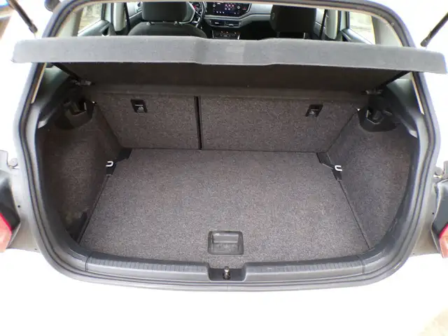 Volkswagen Polo view 7