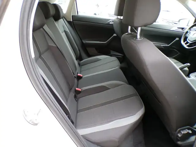 Volkswagen Polo view 12