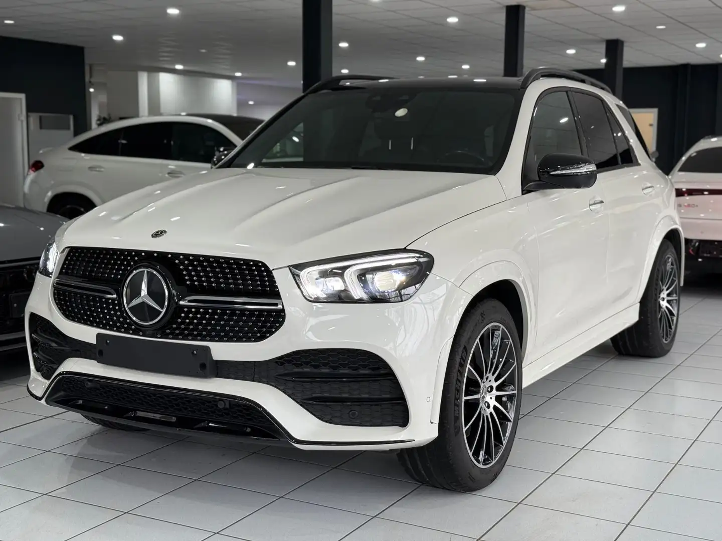 Mercedes-Benz GLE 300 d 4Matic*AMG*PANO*MEMORY*360*MBEAM*LUFT* Blanc - 1