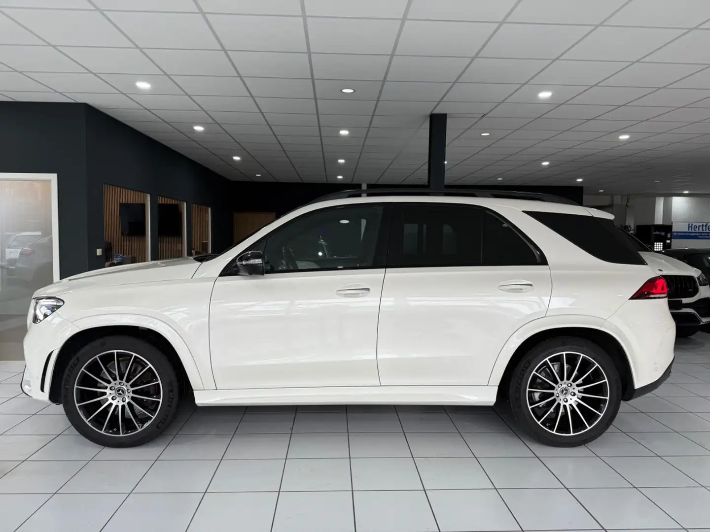 Mercedes-Benz GLE 300 d 4Matic*AMG*PANO*MEMORY*360*MBEAM*LUFT* Blanc - 2