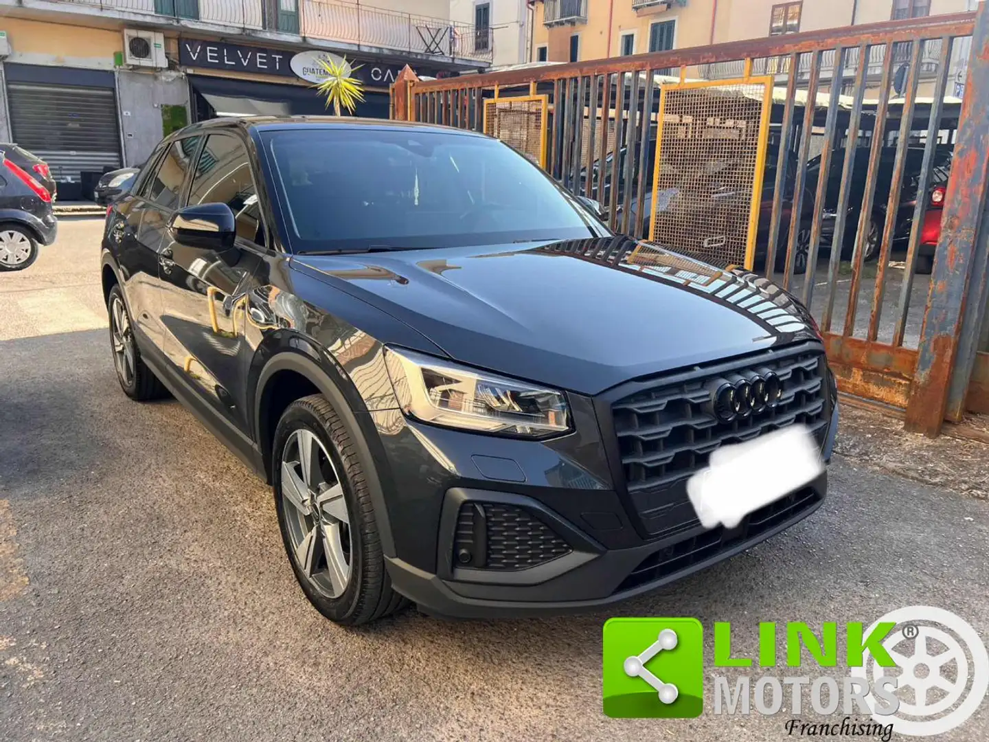 Audi Q2 30 TDI Business Gris - 1