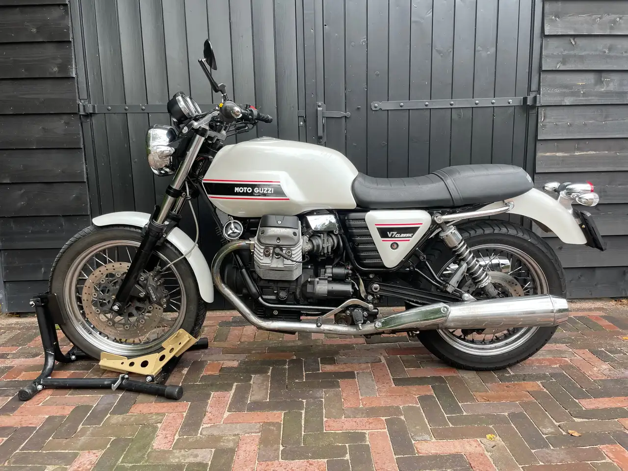 Moto Guzzi V 7