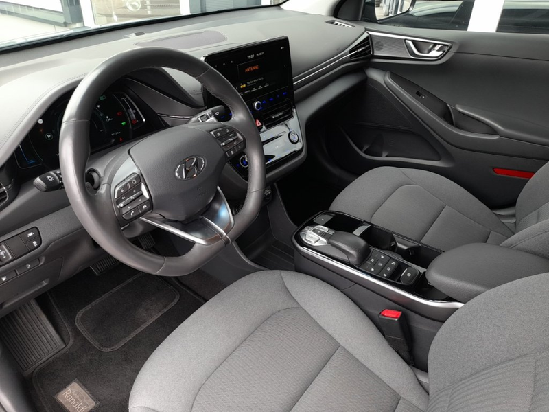 Hyundai IONIQ Elektro STYLE Aut. *WÄRMEPUMPE / VOLL LED / NAVI / ACC / KAMERA / INFINITY-SOUND-SYSTEM / KLIMAAUT.* — photo 11