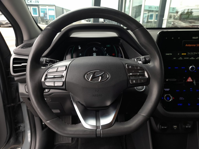 Hyundai IONIQ Elektro STYLE Aut. *WÄRMEPUMPE / VOLL LED / NAVI / ACC / KAMERA / INFINITY-SOUND-SYSTEM / KLIMAAUT.* — photo 10
