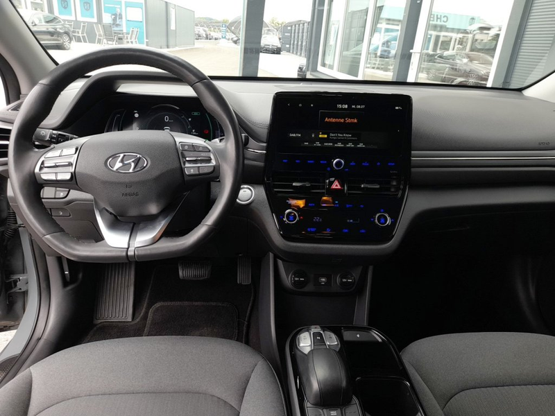 Hyundai IONIQ Elektro STYLE Aut. *WÄRMEPUMPE / VOLL LED / NAVI / ACC / KAMERA / INFINITY-SOUND-SYSTEM / KLIMAAUT.* — photo 4