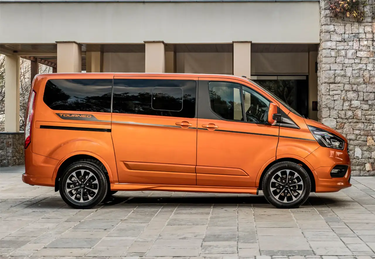 Ford Tourneo Custom 2026 — фото 9