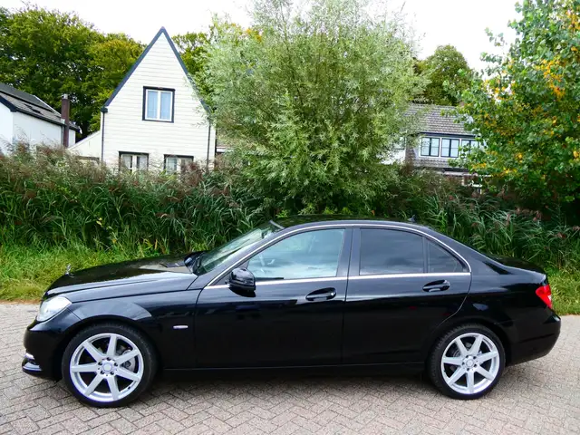 Mercedes-Benz C 180 157pk Automaat Clima Navi LED Cruise