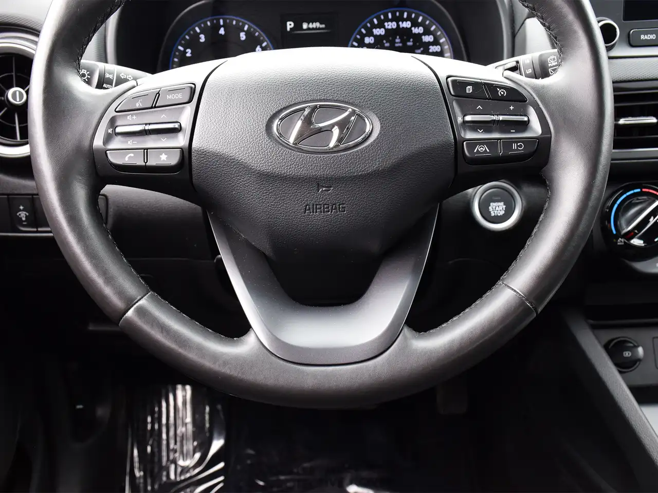 Hyundai KONA снимка Hyundai KONA
