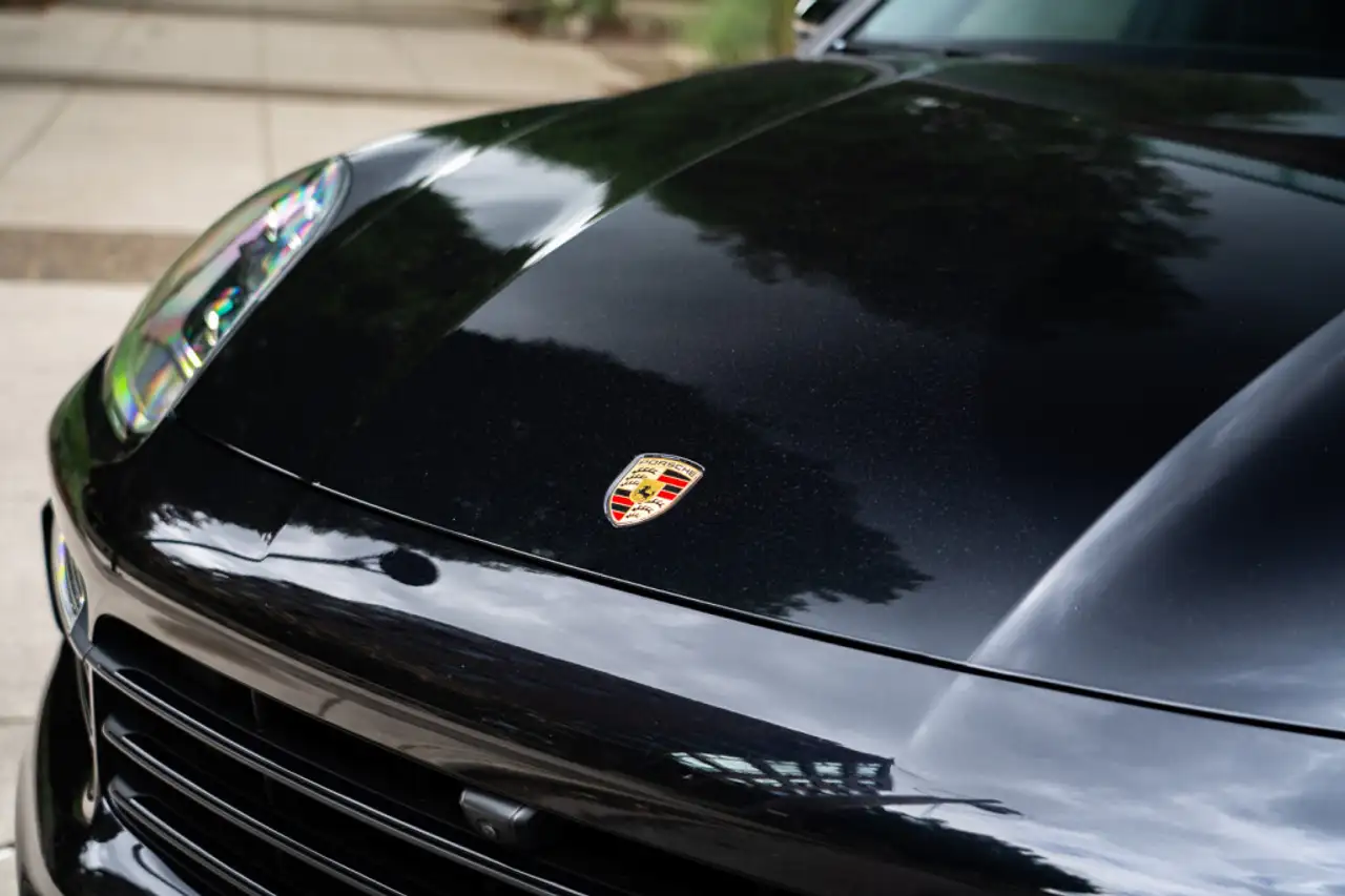 Porsche Cayenne снимка Porsche Cayenne
