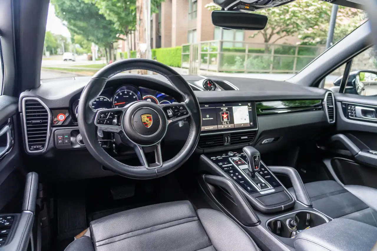 Porsche Cayenne снимка Porsche Cayenne