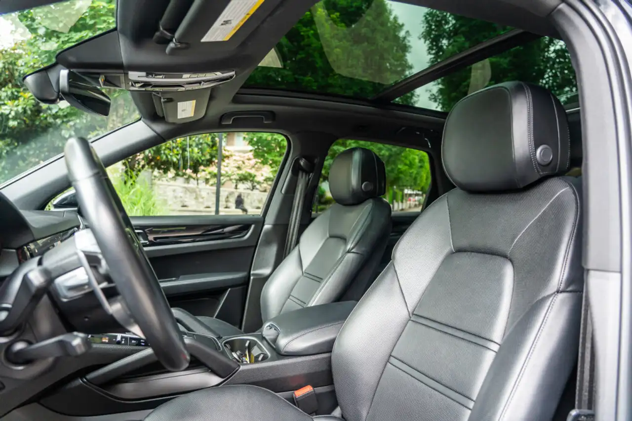 Porsche Cayenne снимка Porsche Cayenne