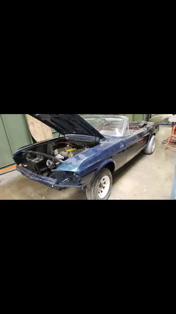 Ford Mustang Cabrio Blau - 1