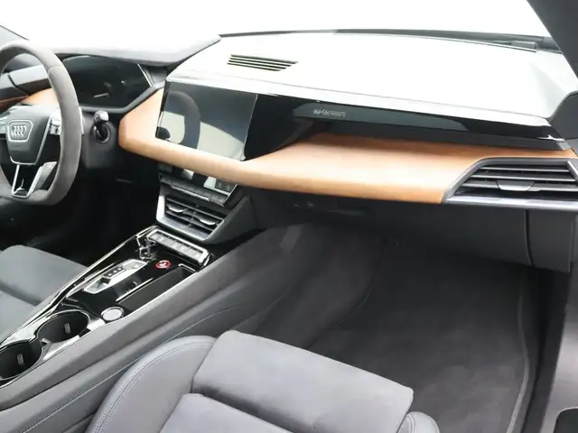 Audi E-Tron GT view 9