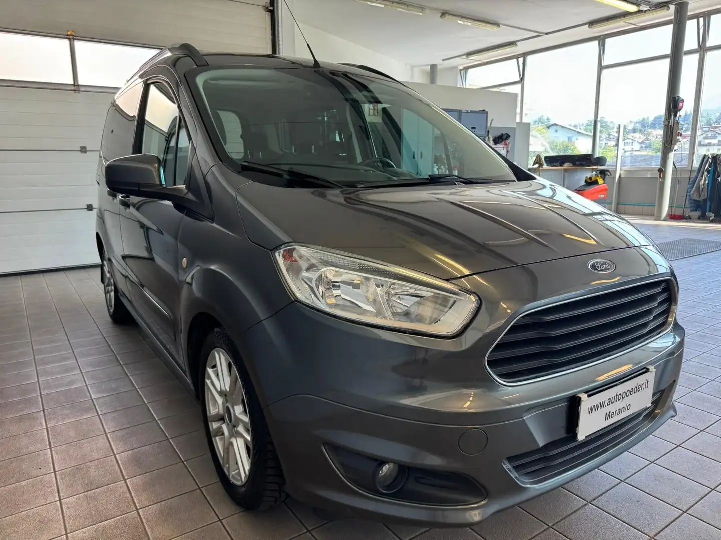 Ford Tourneo Courier Tourneo Courier 1.5 TDCI 75 CV Titanium Gris - 2