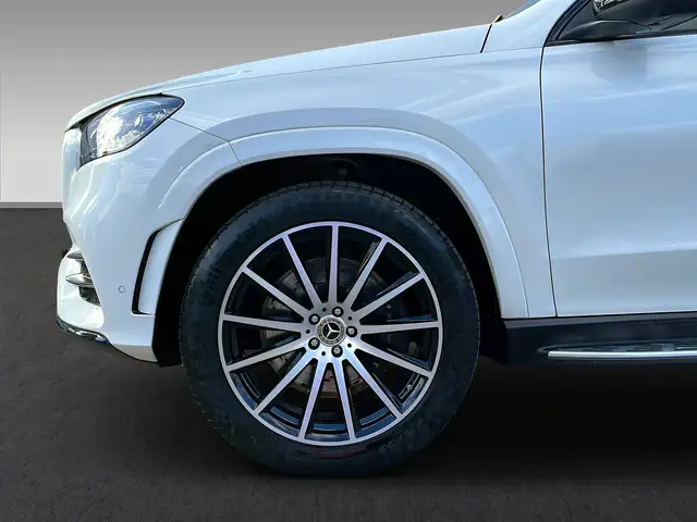 Mercedes-Benz GLS Class view 4