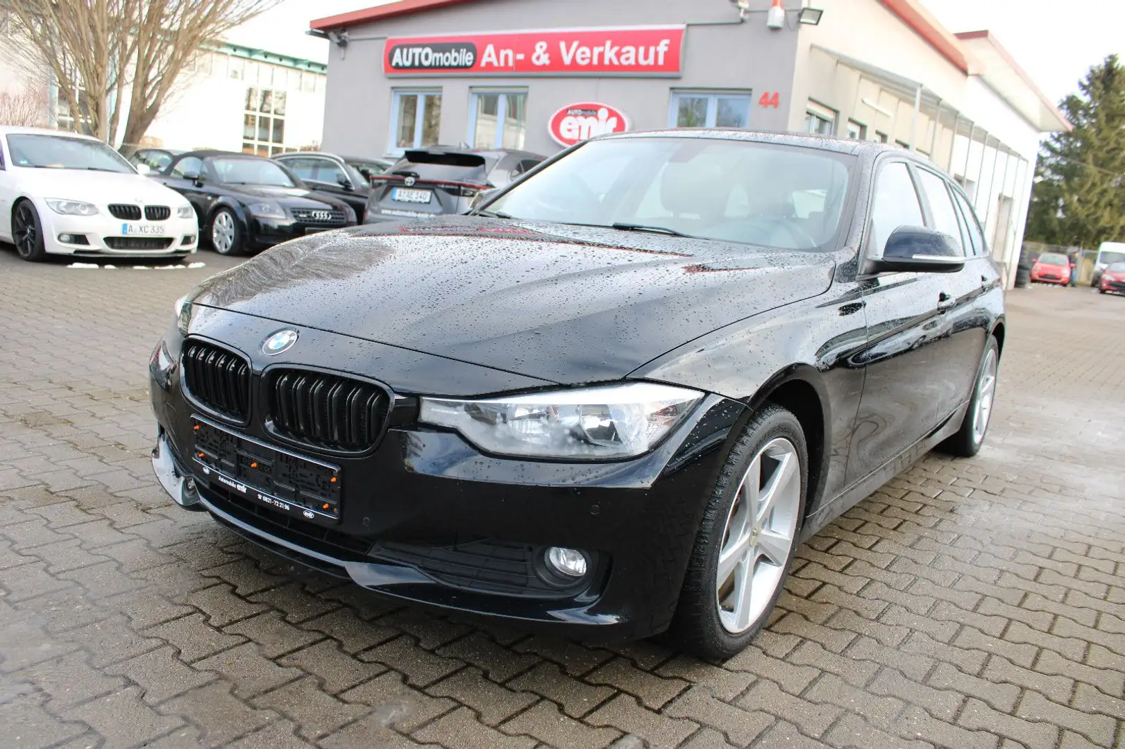 BMW 320 d Touring Navi,PDC,SHZ Černá - 1