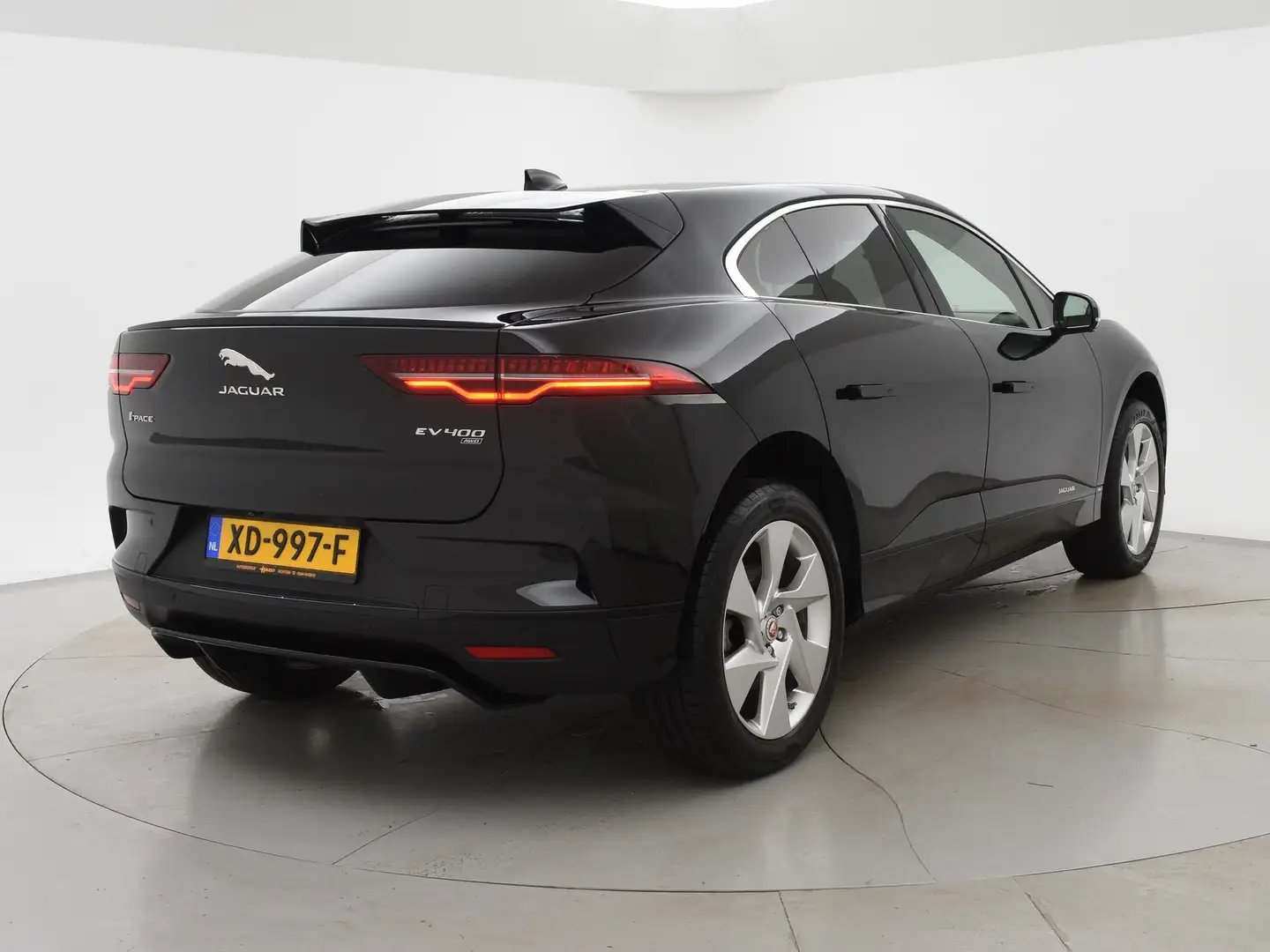 Jaguar I-Pace EV400 SE *INCL BTW* + MERIDIAN / STUURVERW. / LEDE Zwart - 2