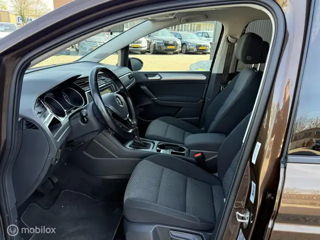 Volkswagen Touran view 10