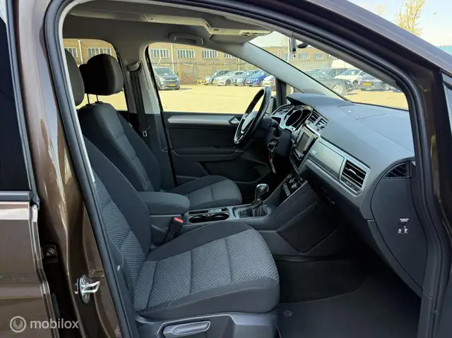Volkswagen Touran view 14