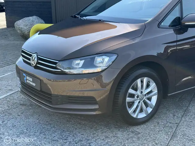 Volkswagen Touran view 6