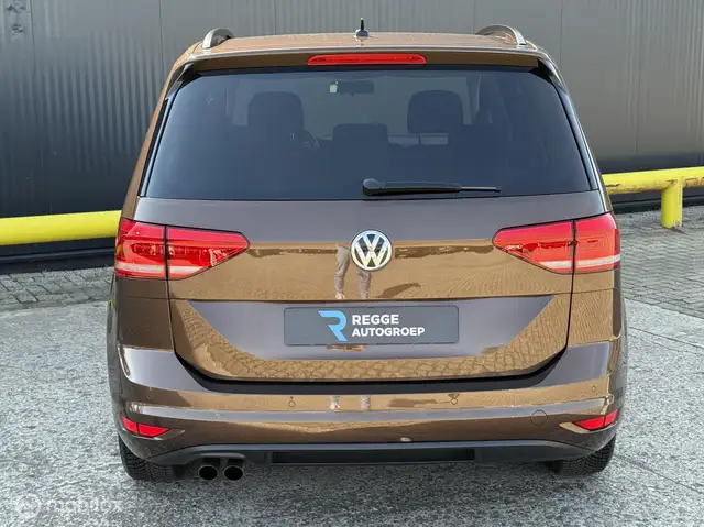 Volkswagen Touran view 8