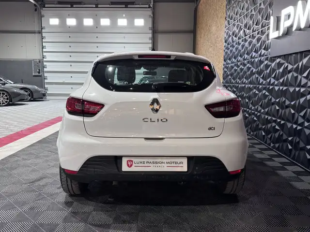 Renault Clio view 8