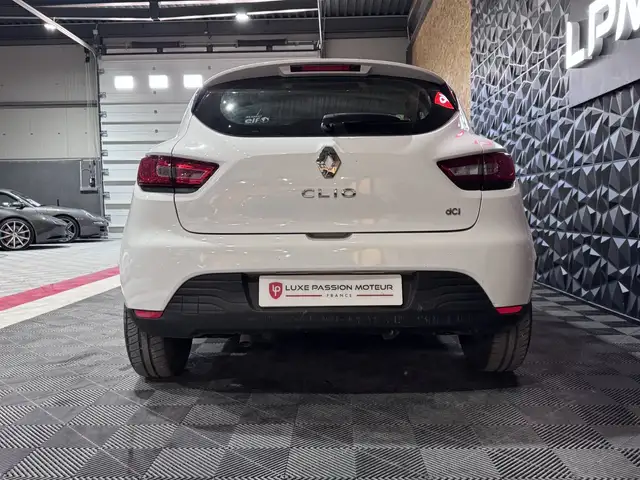 Renault Clio view 9