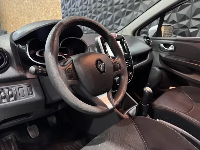 Renault Clio view 11