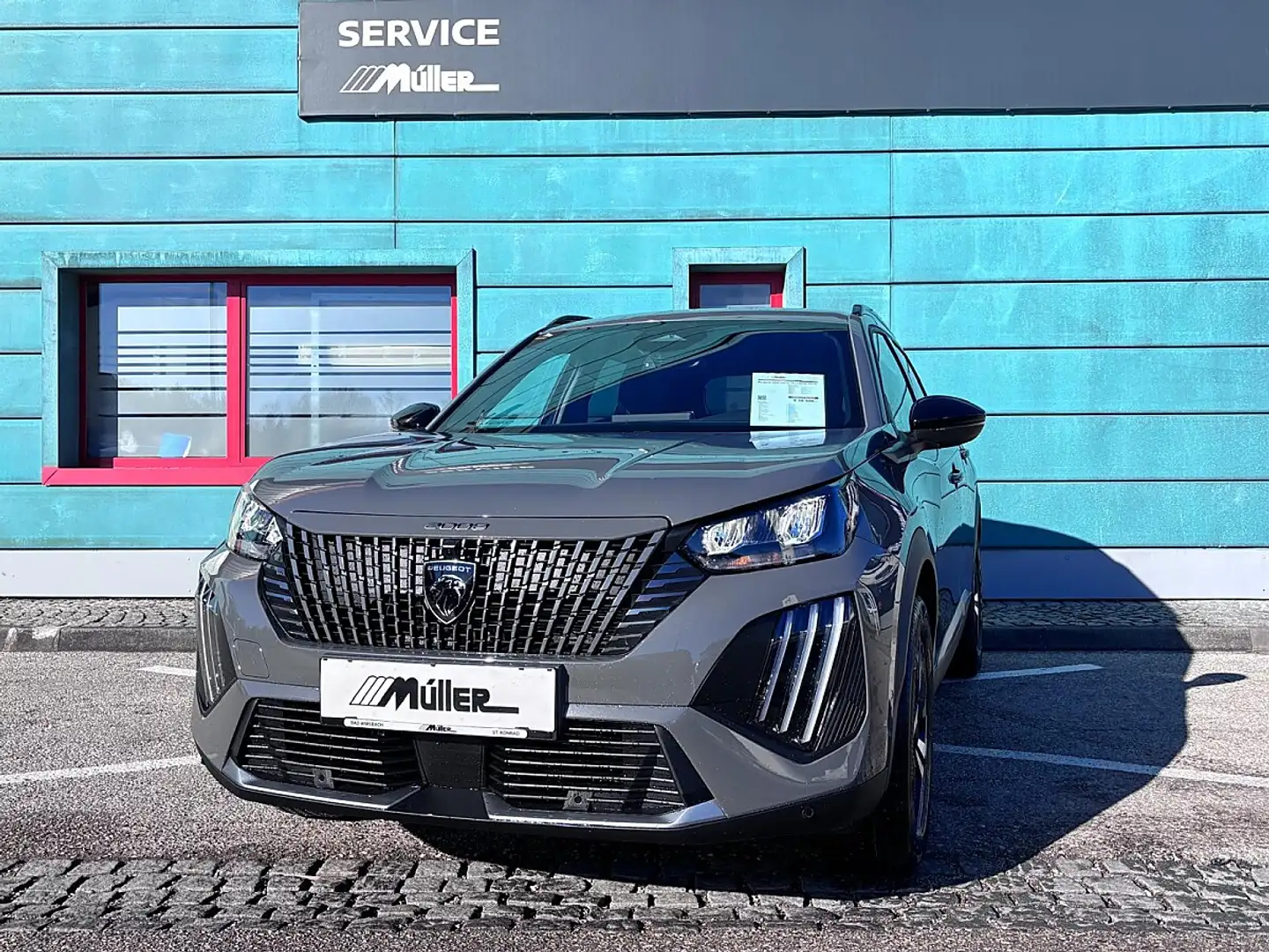 Peugeot 2008 Hybrid 145 e-DCS6 Allure Grau - 1