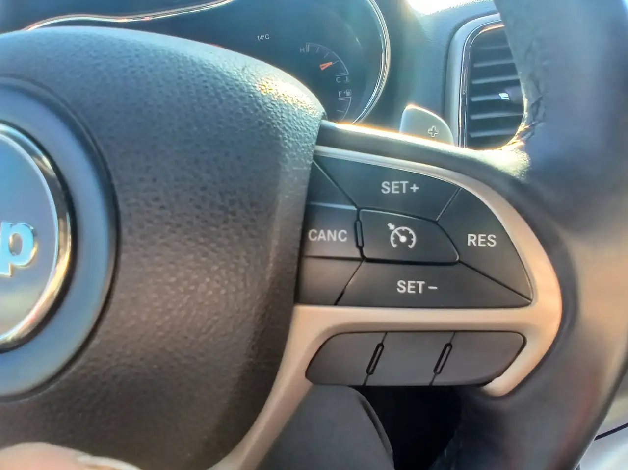 Jeep Grand Cherokee photo Jeep Grand Cherokee