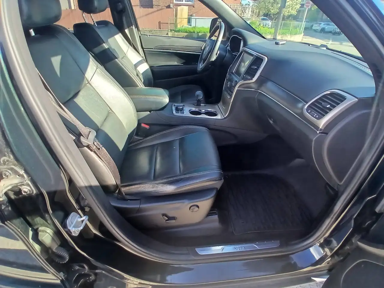 Jeep Grand Cherokee photo Jeep Grand Cherokee