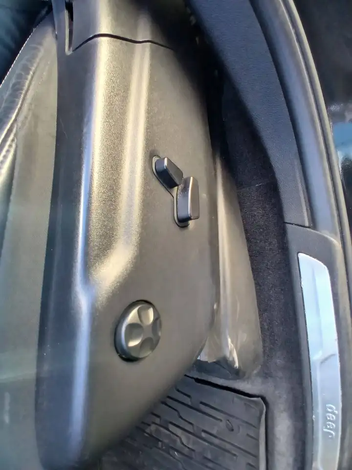 Jeep Grand Cherokee photo Jeep Grand Cherokee